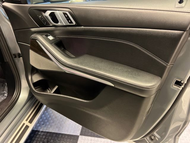 Used 2024 BMW X7 xDrive40i image 12