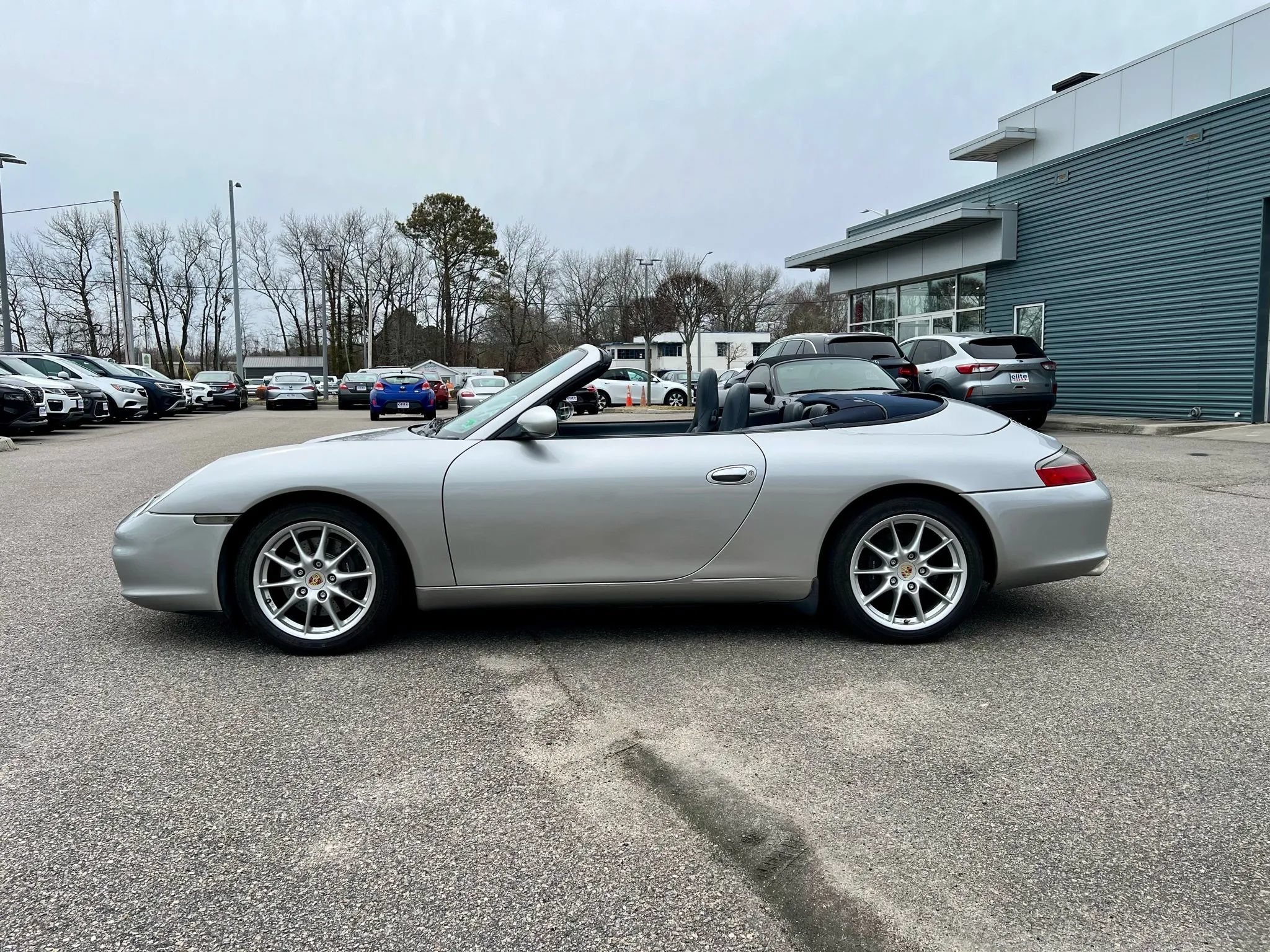 Used 2002 Porsche 911 Carrera RWD image 4
