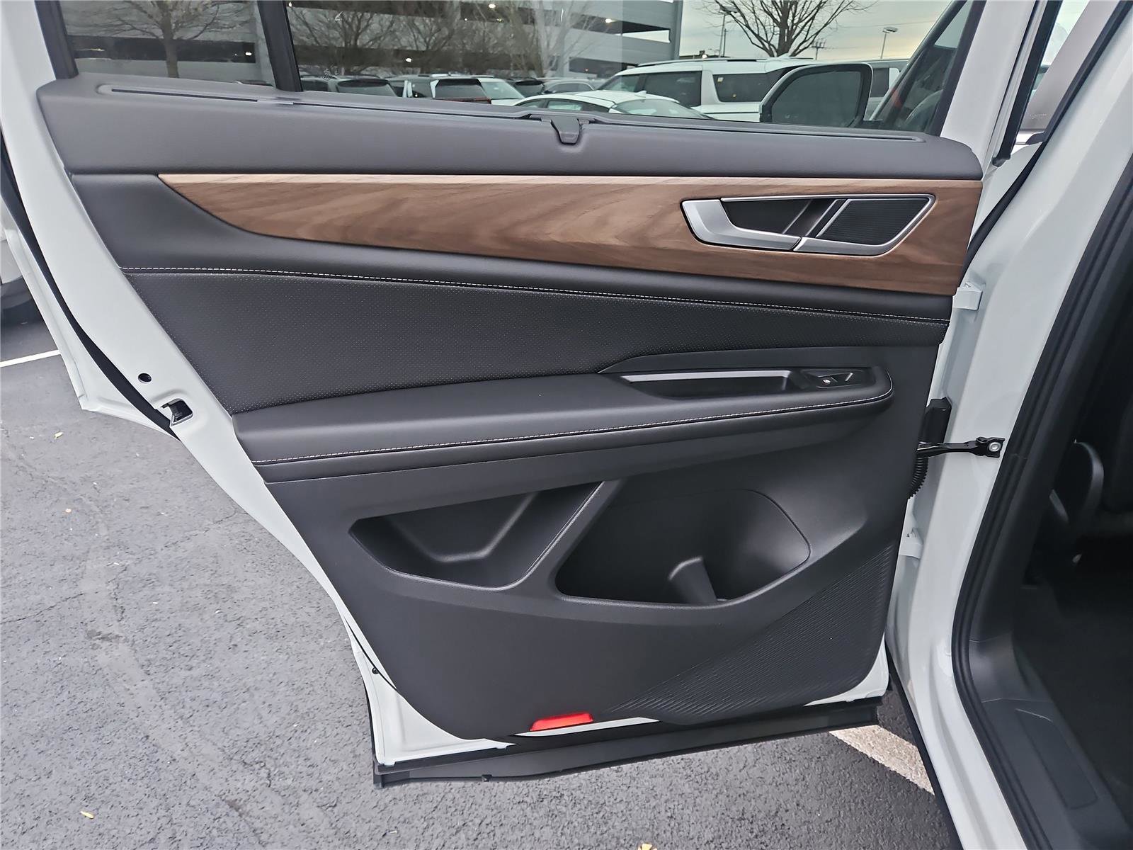 New 2026 Volkswagen Atlas SE image 23