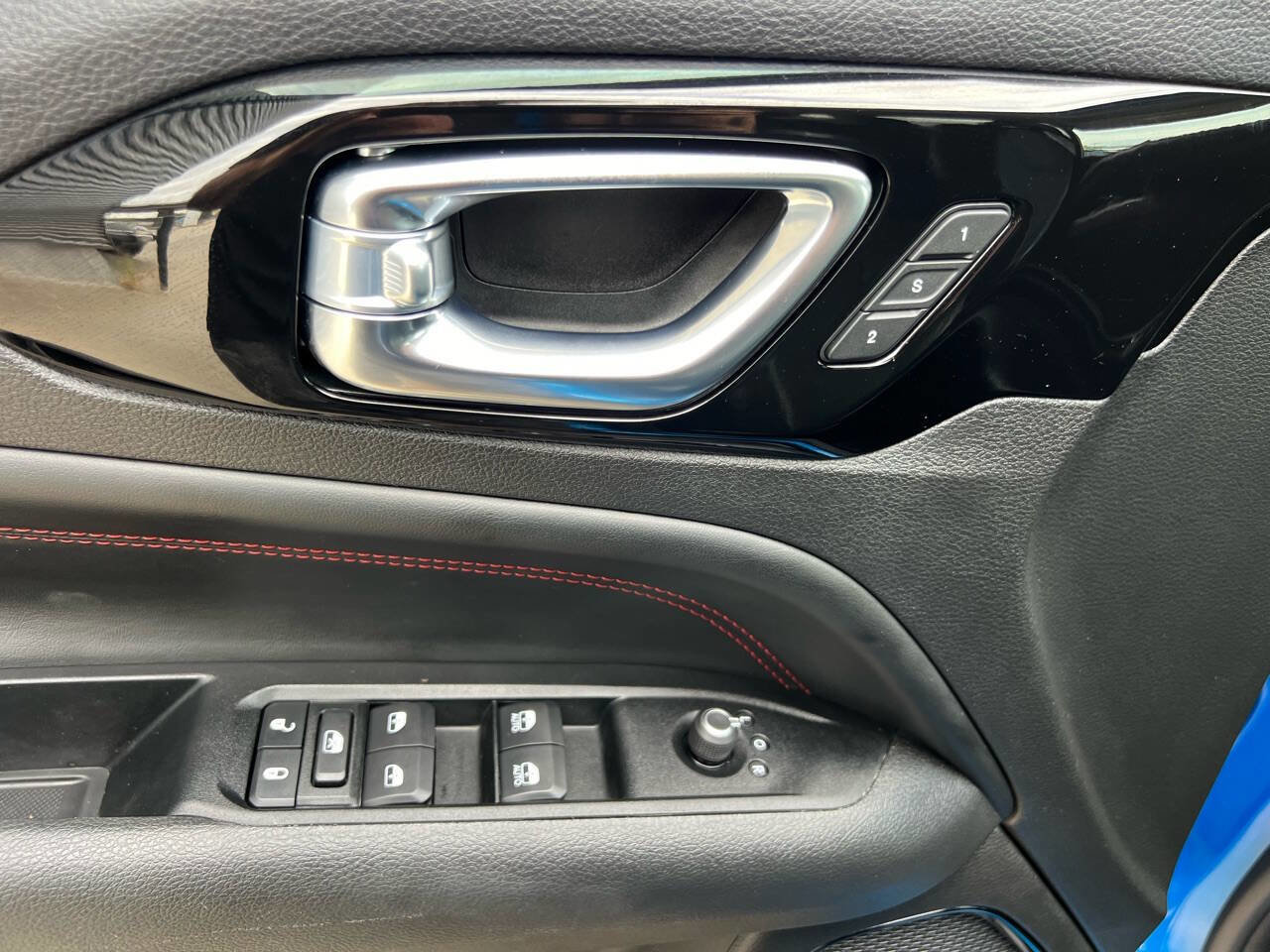 Used 2022 Jeep Compass Trailhawk w/ Trailhawk Elite Group image 16