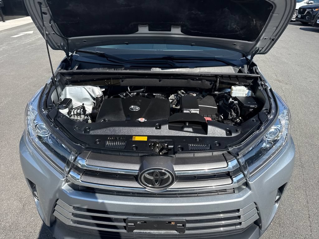 Used 2018 Toyota Highlander Limited AWD/4WD image 24