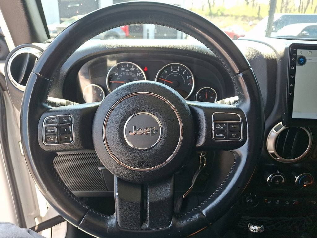 Used 2017 Jeep Wrangler Unlimited Rubicon w/ Connectivity Group image 20