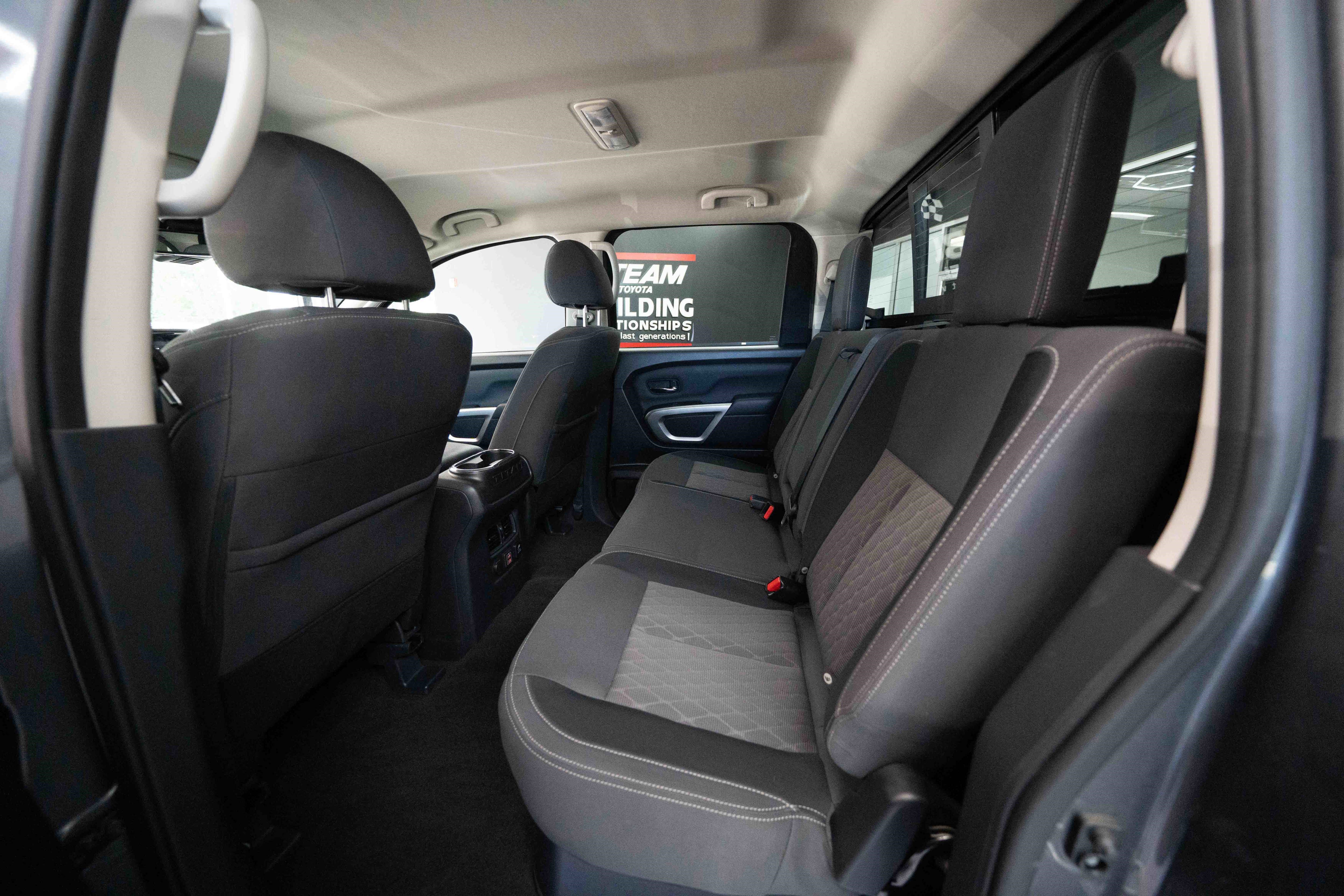 Used 2024 Nissan Titan SV w/ SV Convenience Package AWD/4WD image 23