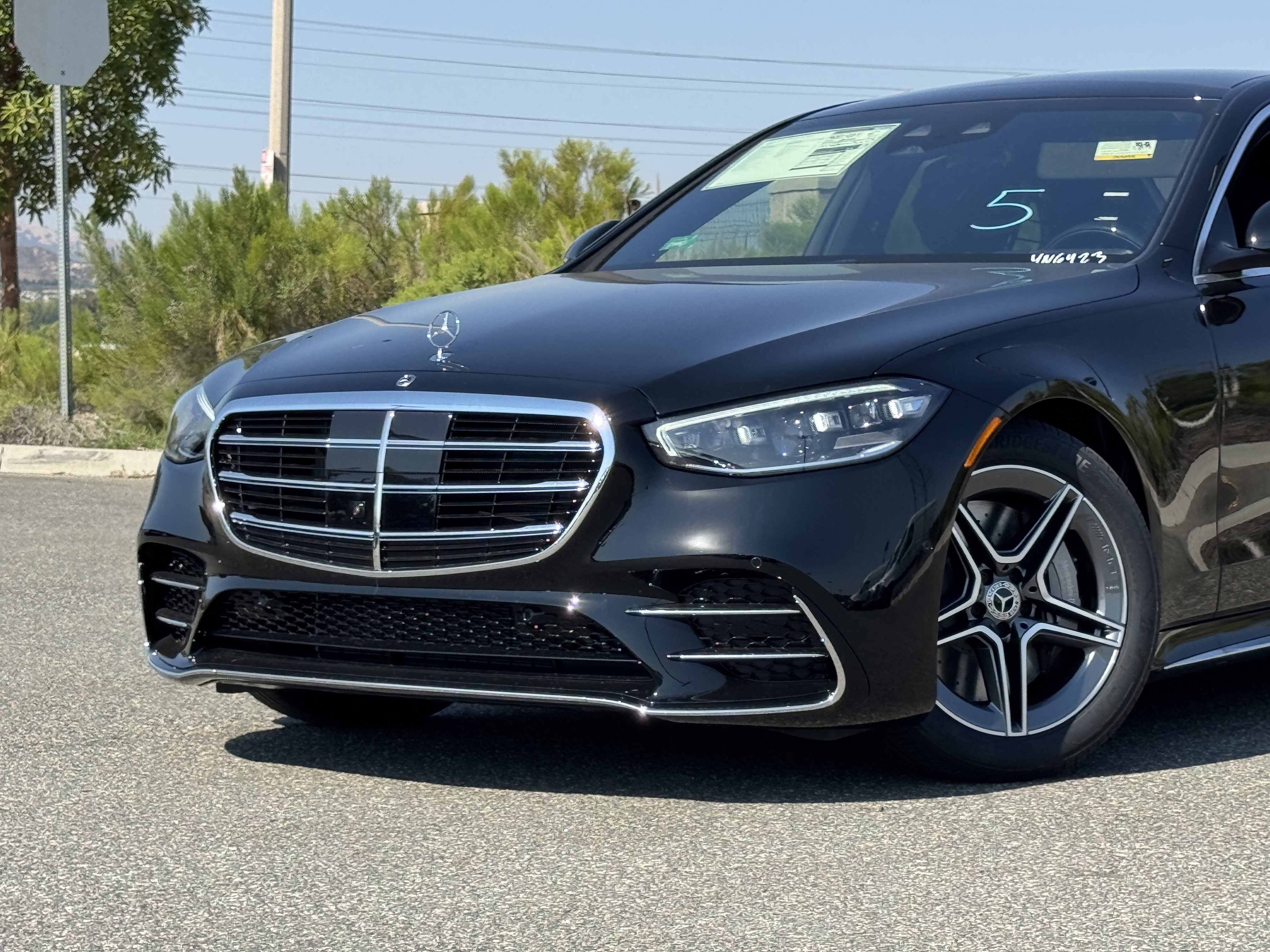 New 2026 Mercedes-Benz S 580e 4MATIC Sedan image 3