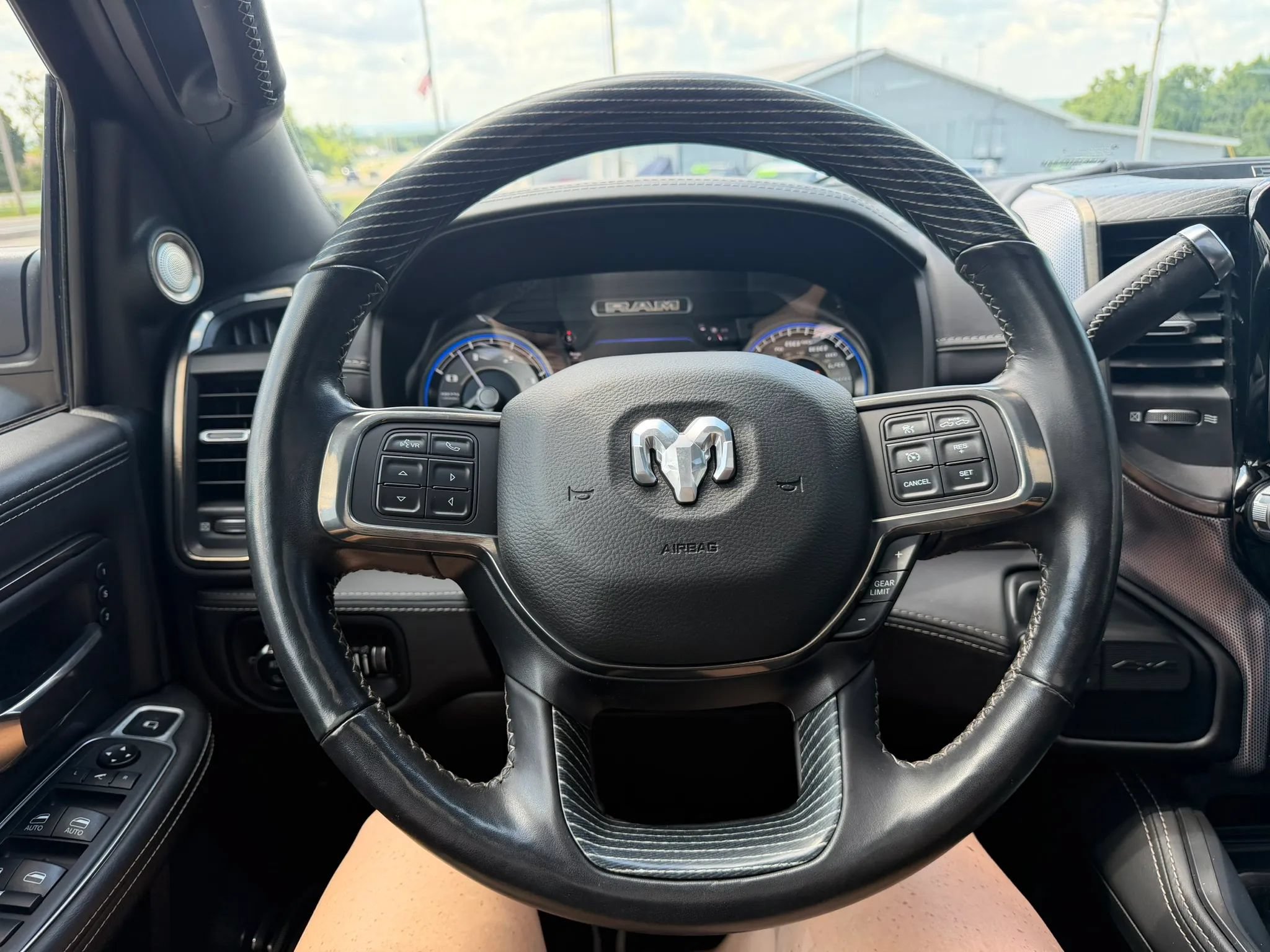 Used 2020 RAM 2500 Limited AWD/4WD image 18