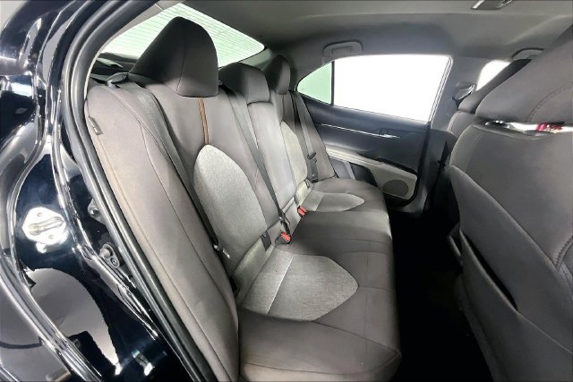 Used 2018 Toyota Camry LE FWD image 29