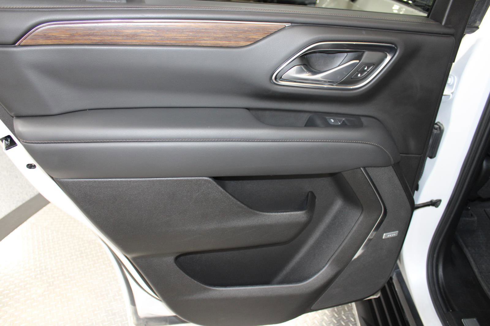 Used 2024 Chevrolet Tahoe High Country image 32