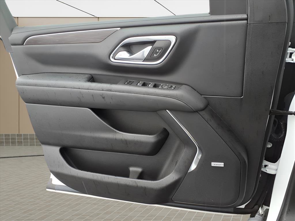 Used 2023 Chevrolet Suburban Z71 w/ Luxury Package image 27