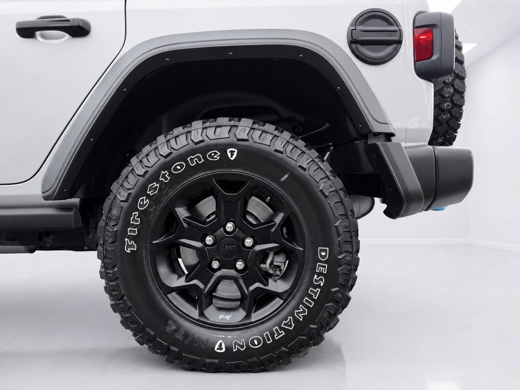 Used 2023 Jeep Wrangler Unlimited w/ Cold Weather Group AWD/4WD image 10