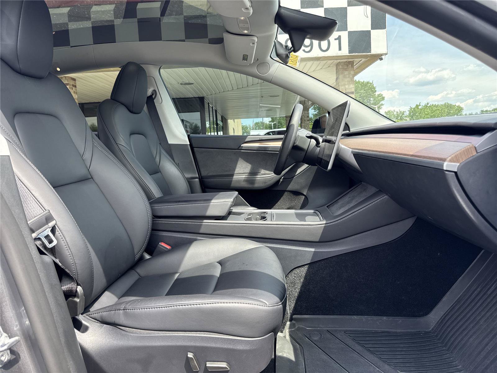 Used 2025 Tesla Model Y Performance AWD/4WD image 23