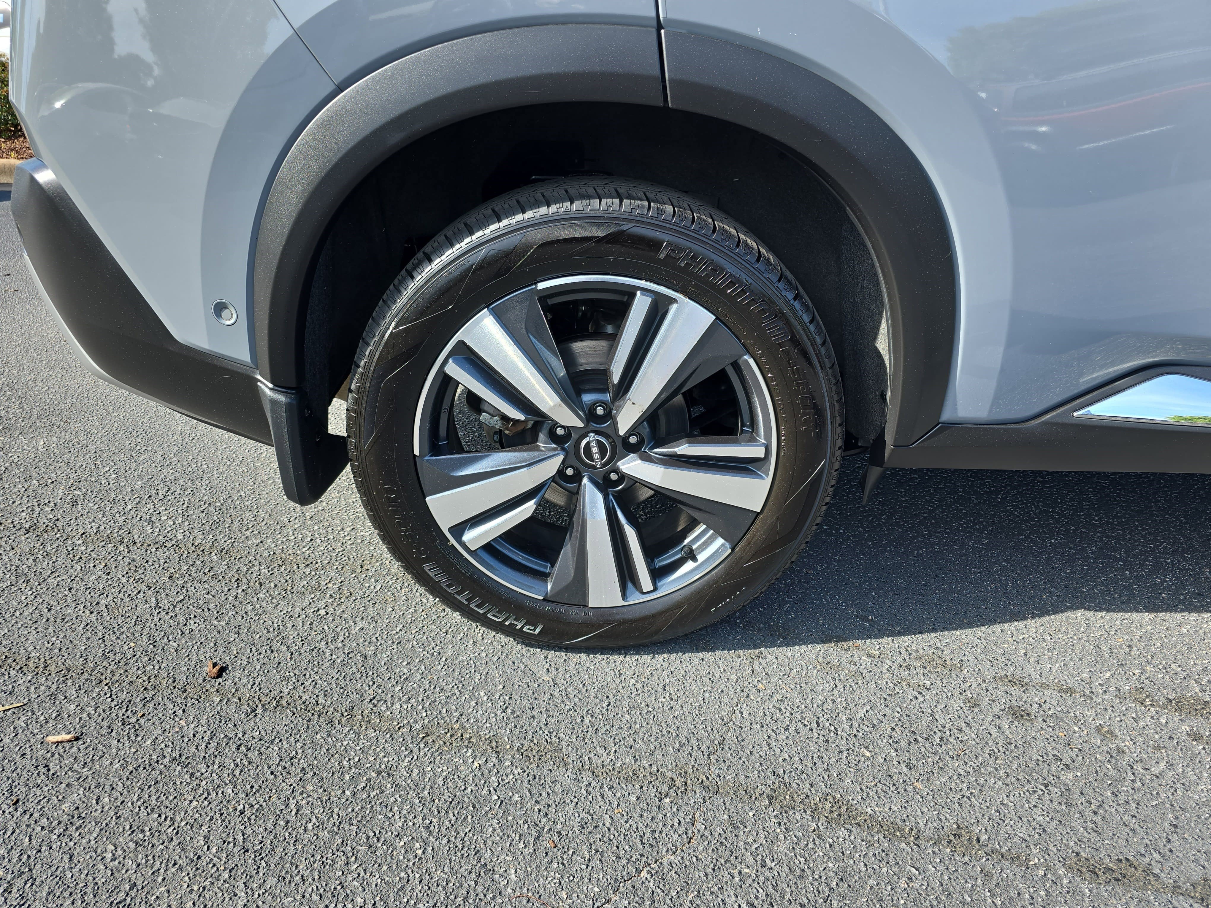 Used 2022 Nissan Rogue Platinum w/ Head-Up Display Package AWD/4WD image 35