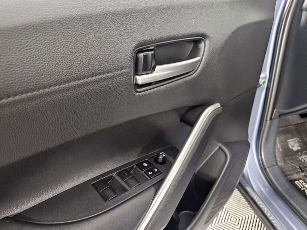 Used 2023 Toyota Corolla Cross XLE w/ Convenience Package image 19