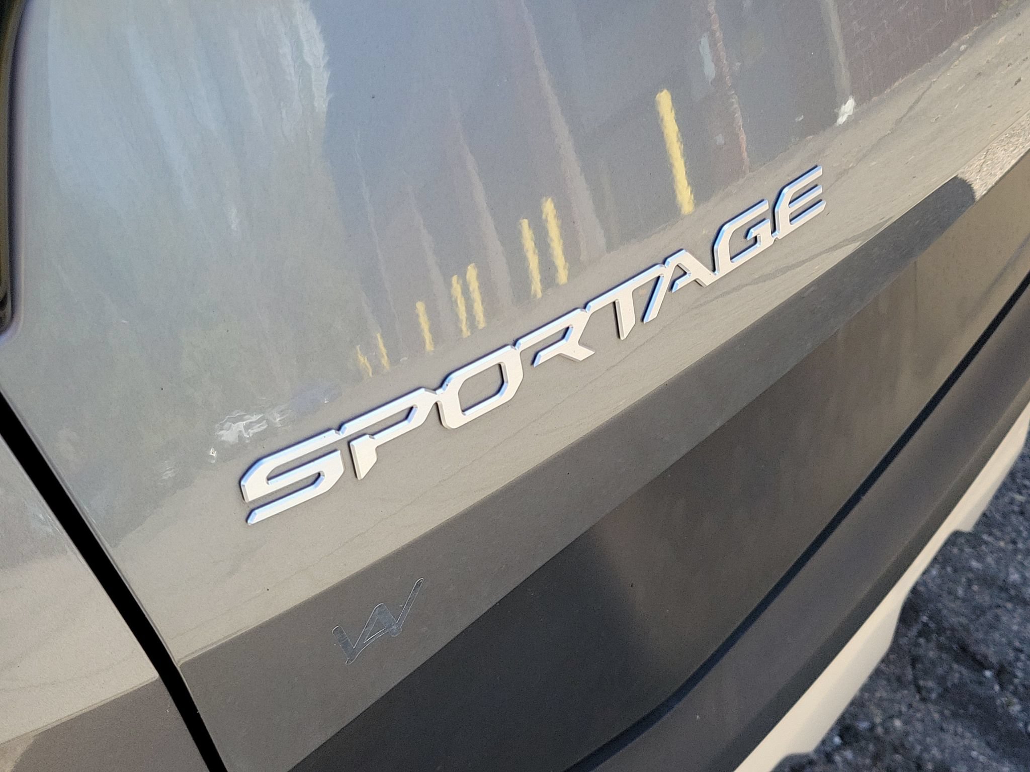 Certified 2025 Kia Sportage LX FWD image 28
