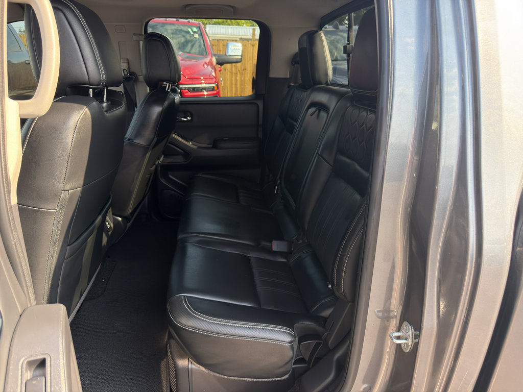 Used 2022 Nissan Frontier SV w/ SV Premium Package RWD image 10
