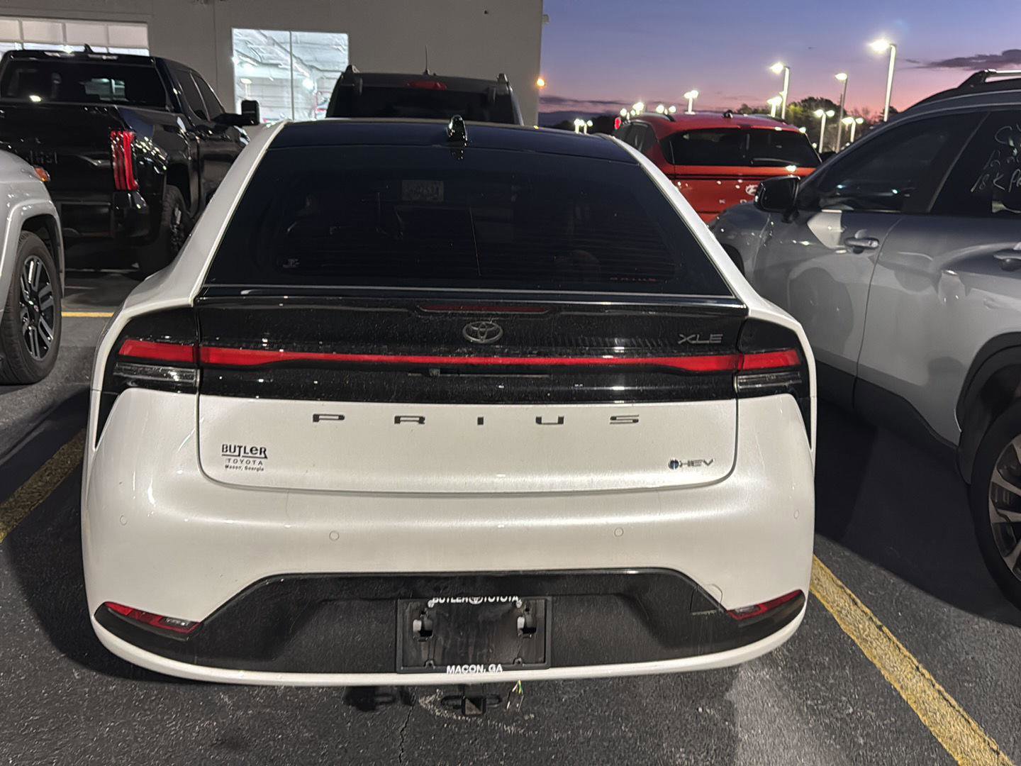 Used 2023 Toyota Prius XLE image 6