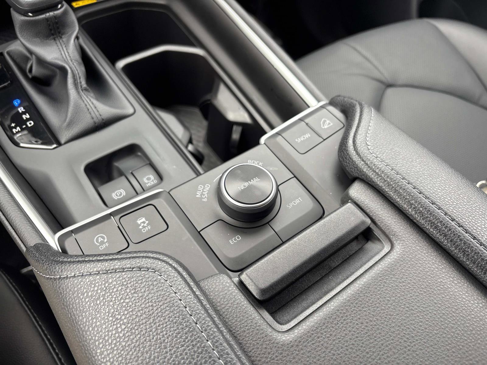 Used 2026 Toyota Grand Highlander Platinum image 25