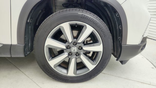 Used 2025 Honda Pilot Touring image 29