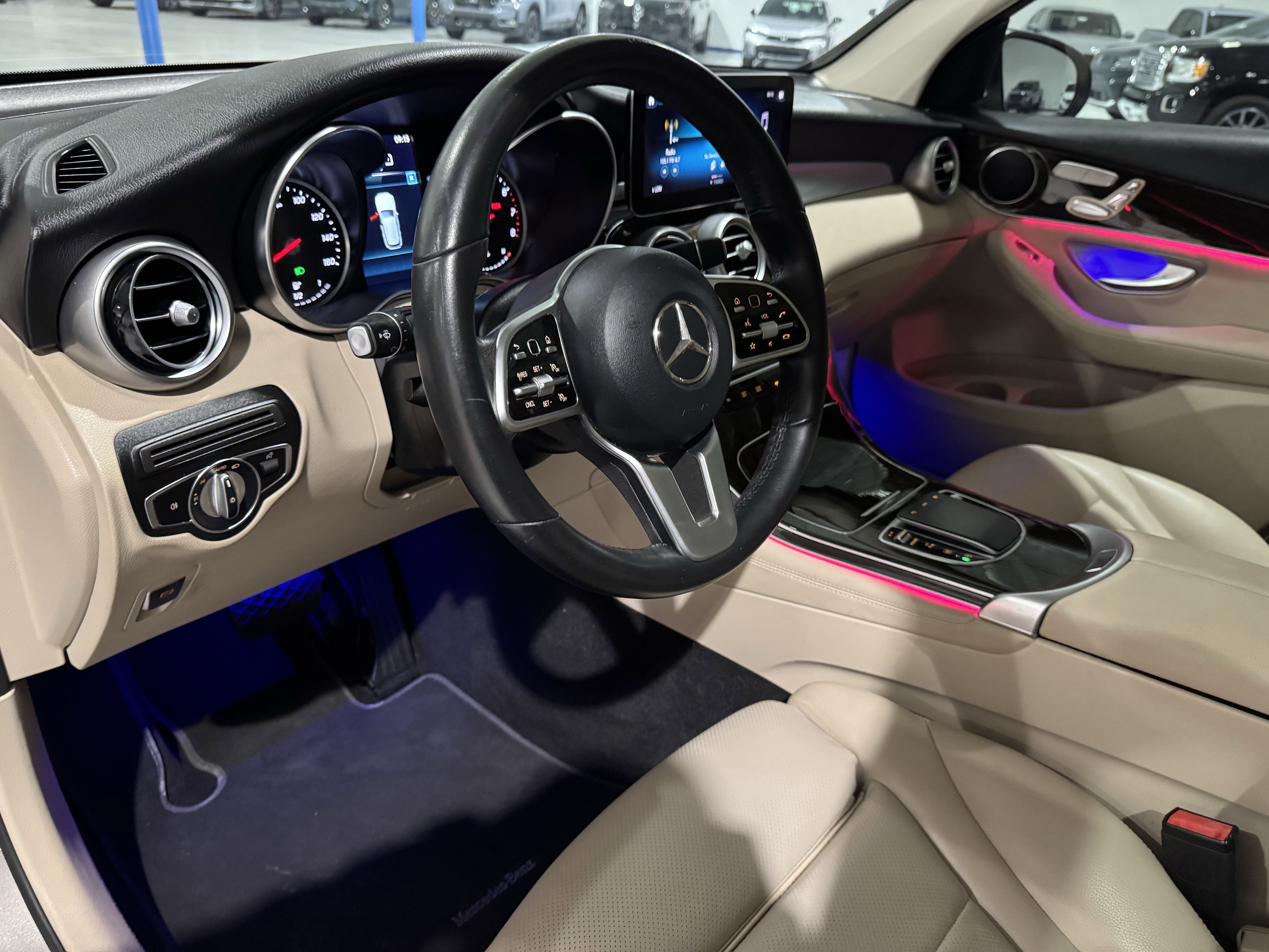 Used 2021 Mercedes-Benz GLC 300 4MATIC w/ Premium Package image 25