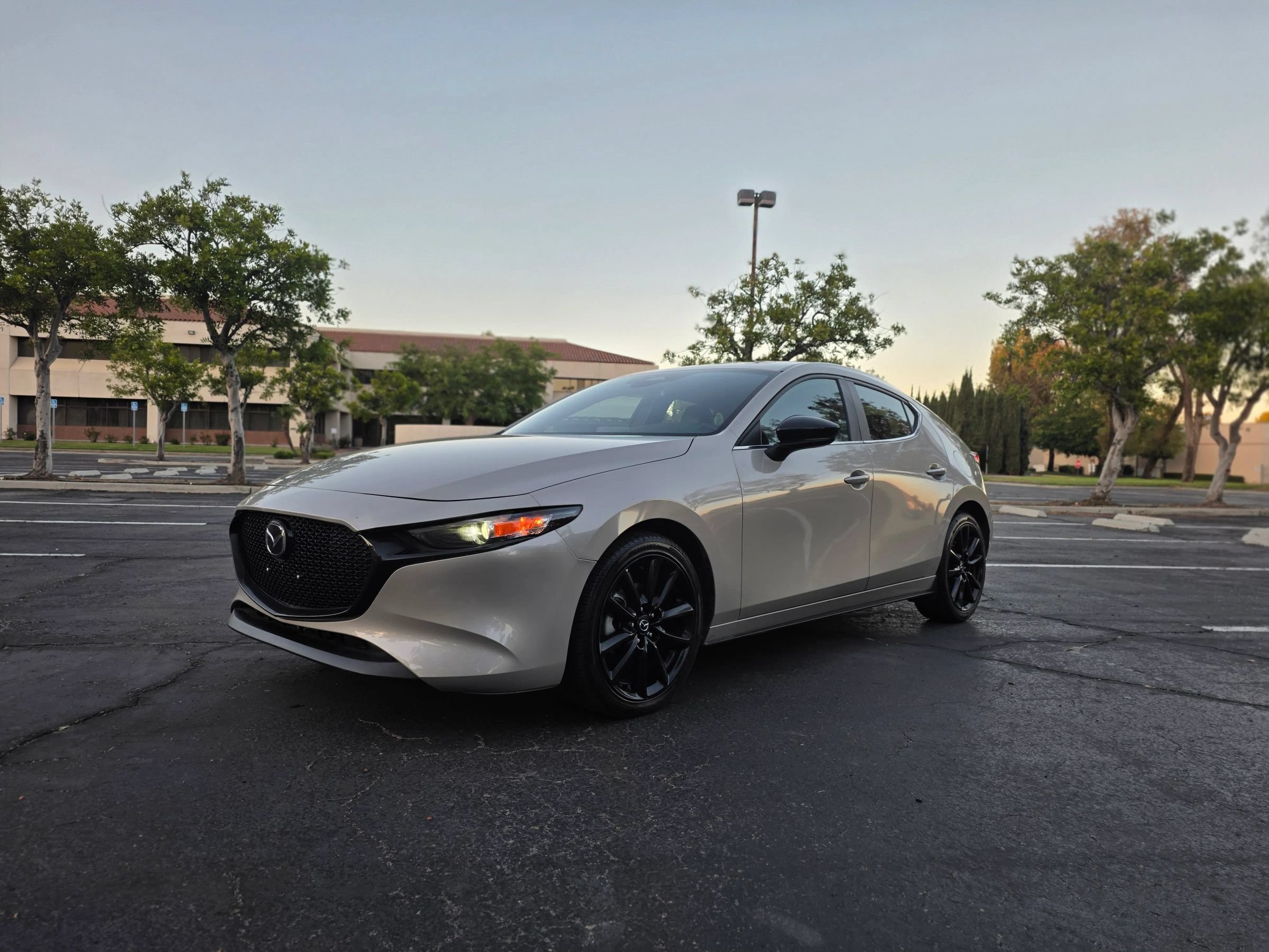 Used 2024 MAZDA MAZDA3 s FWD image 1