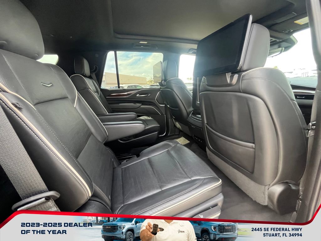 Used 2023 Cadillac Escalade Premium Luxury w/ Performance Package image 19
