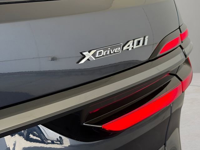 Used 2026 BMW X7 xDrive40i image 9