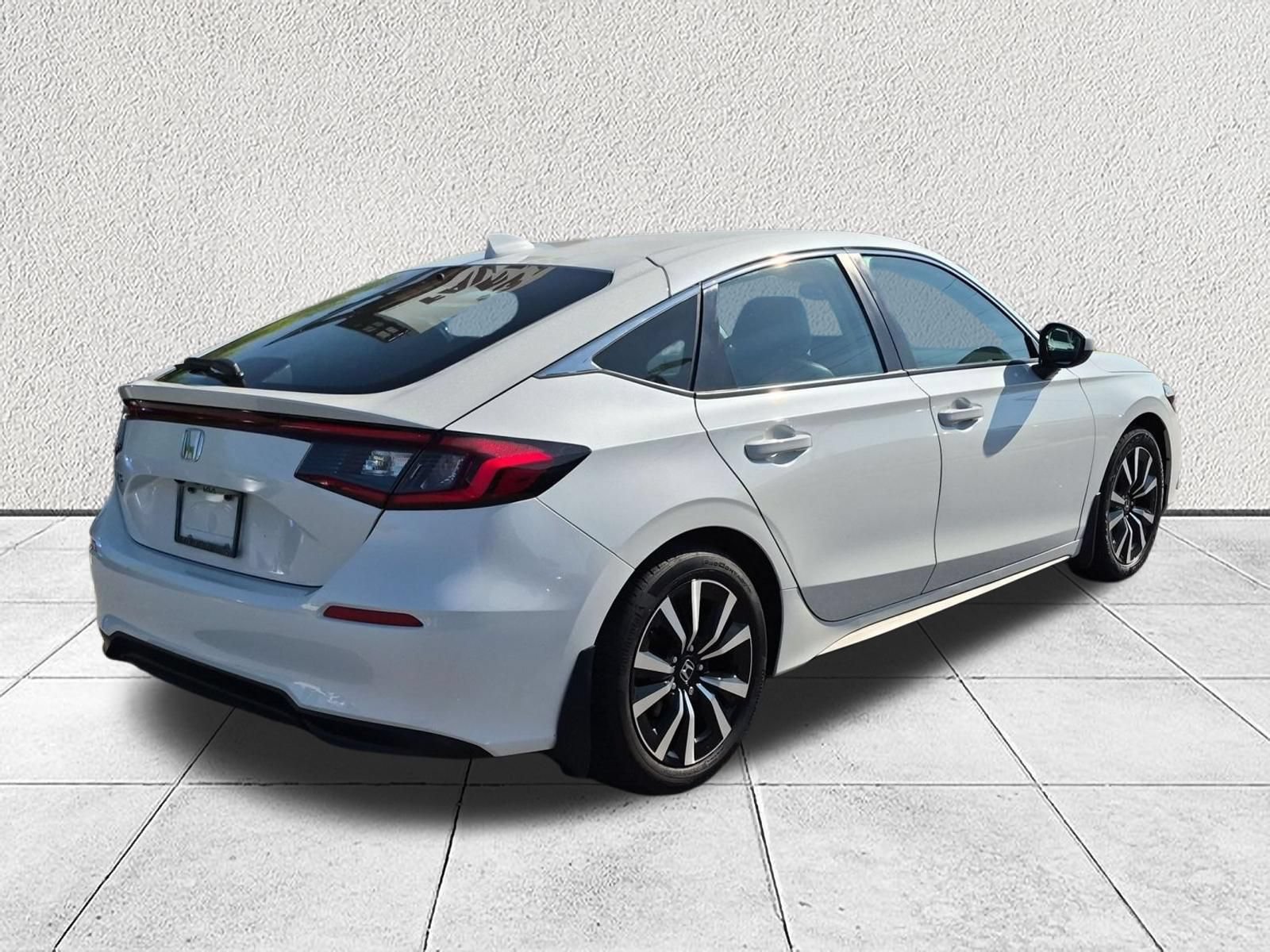 Used 2024 Honda Civic EX-L image 3