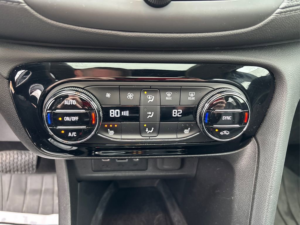 Used 2023 Buick Encore GX Essence w/ Experience Buick Package image 31