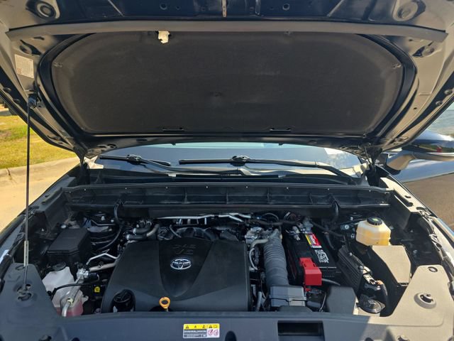 Used 2021 Toyota Highlander XSE FWD image 31