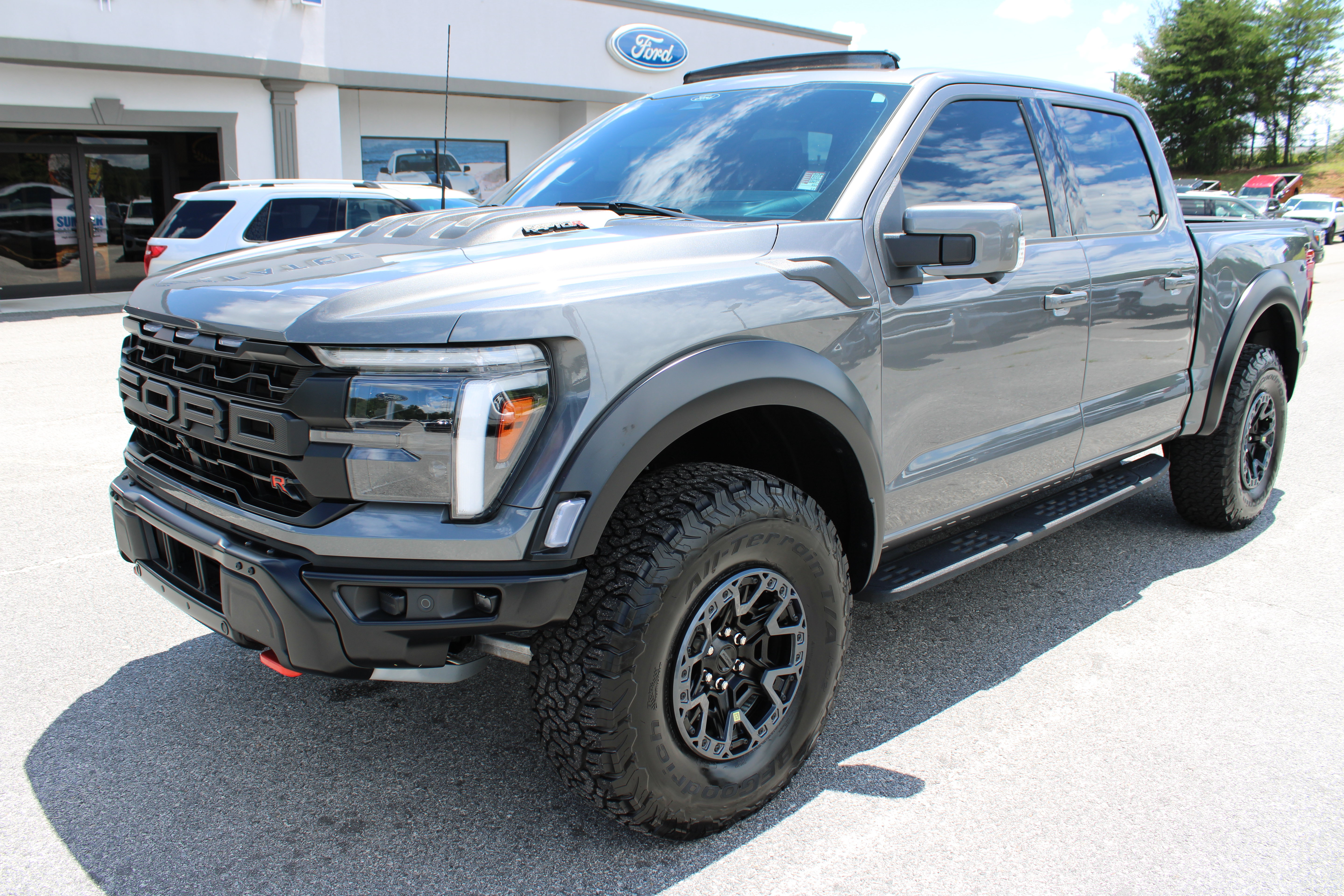 Used 2025 Ford F150 Raptor w/ Equipment Group 803A Raptor R AWD/4WD image 2