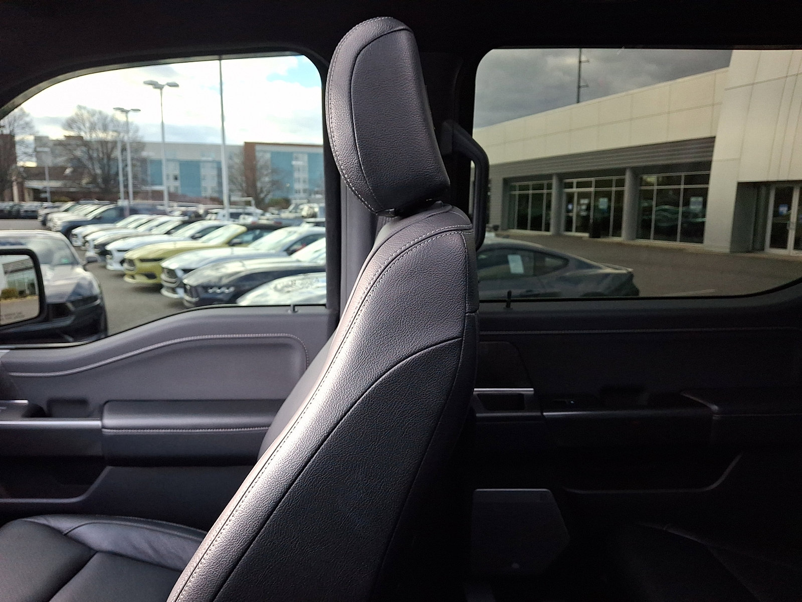 Used 2023 Ford F150 XLT w/ Equipment Group 302A High image 17