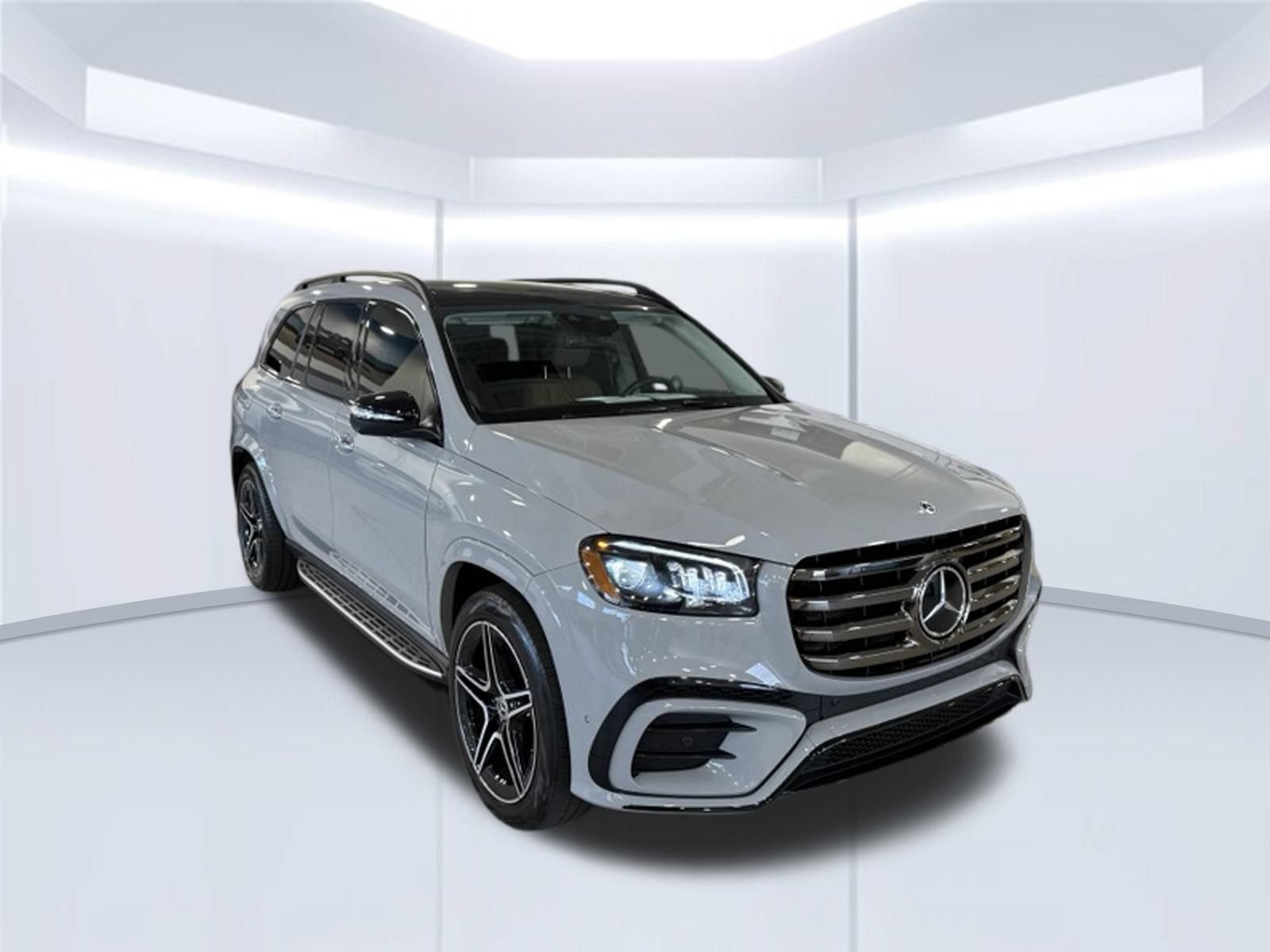 Used 2024 Mercedes-Benz GLS 450 4MATIC image 10