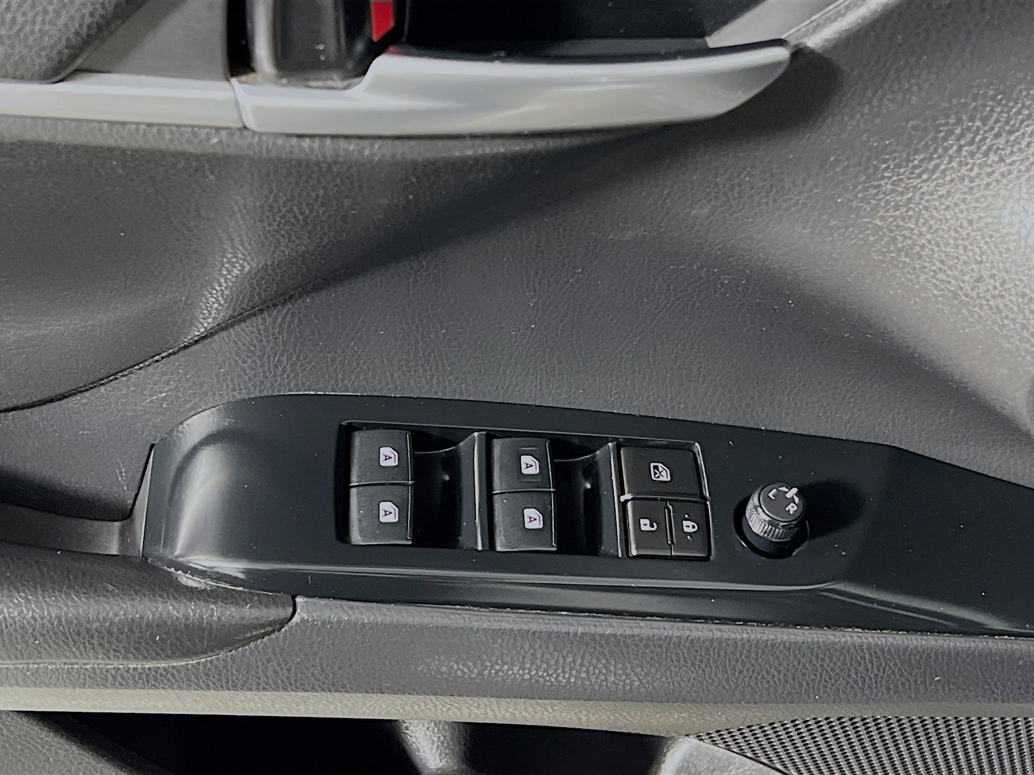 Used 2020 Toyota Camry SE image 17