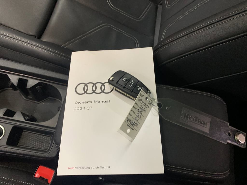 Used 2024 Audi Q3 2.0T Premium Plus AWD/4WD image 9
