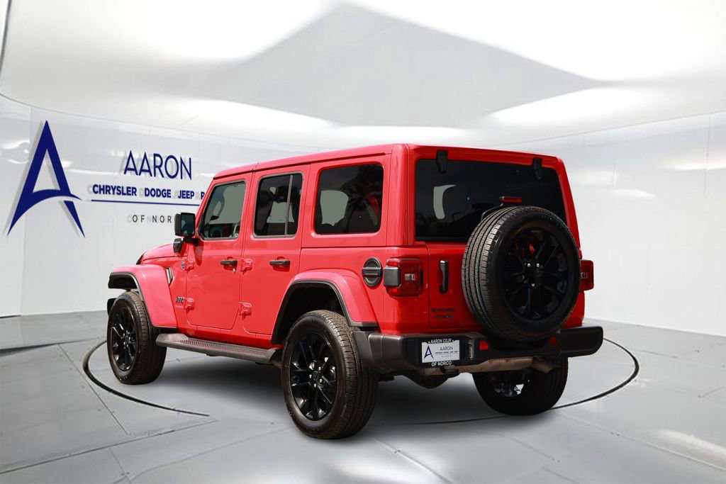 Used 2025 Jeep Wrangler Unlimited Sahara image 2