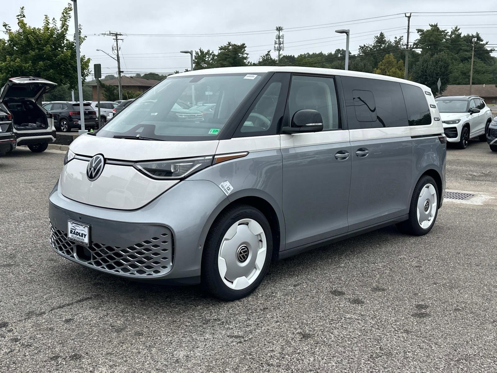 New 2025 Volkswagen ID. Buzz 1st Edition image 17