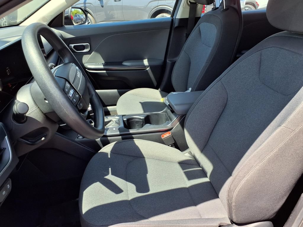 Used 2025 Kia K4 FWD image 14