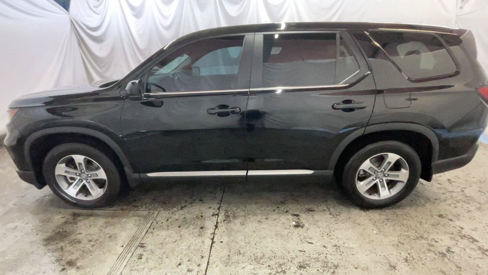 Certified 2025 Honda Pilot EX-L image 13