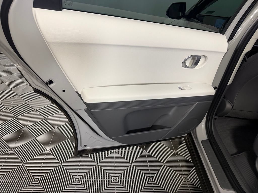 Used 2024 Hyundai Ioniq 5 SEL RWD image 19