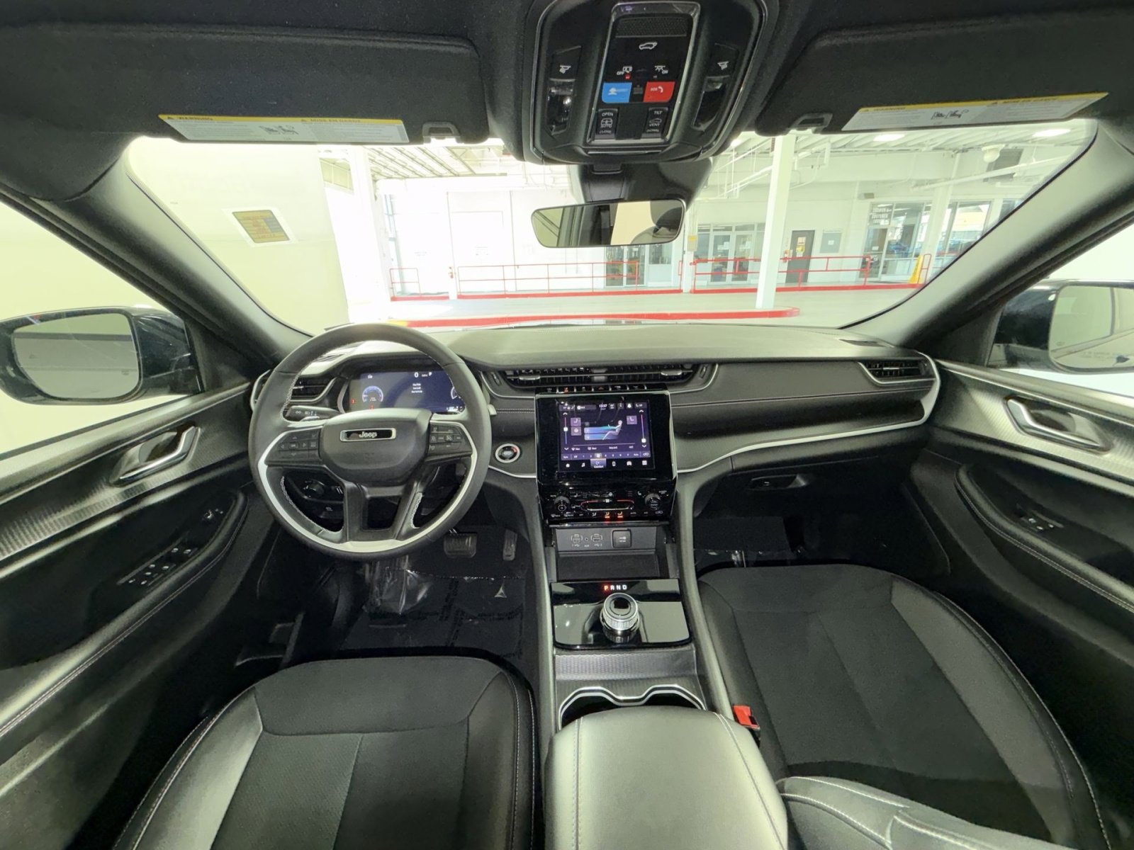 Used 2025 Jeep Grand Cherokee Altitude image 22