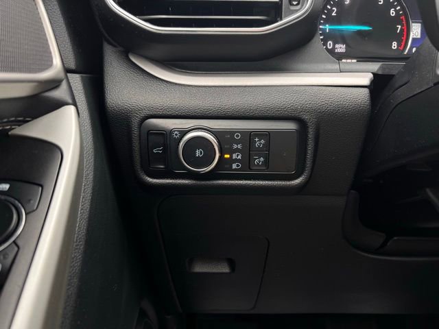 Used 2023 Ford Explorer XLT w/ Equipment Group 202A AWD/4WD image 19
