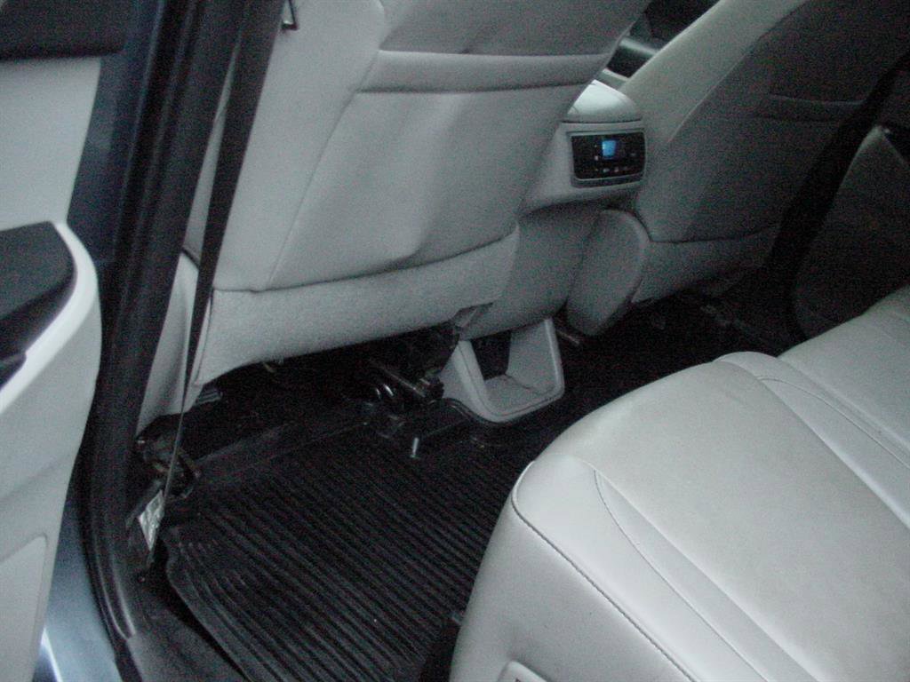 Used 2019 Toyota Highlander XLE image 29