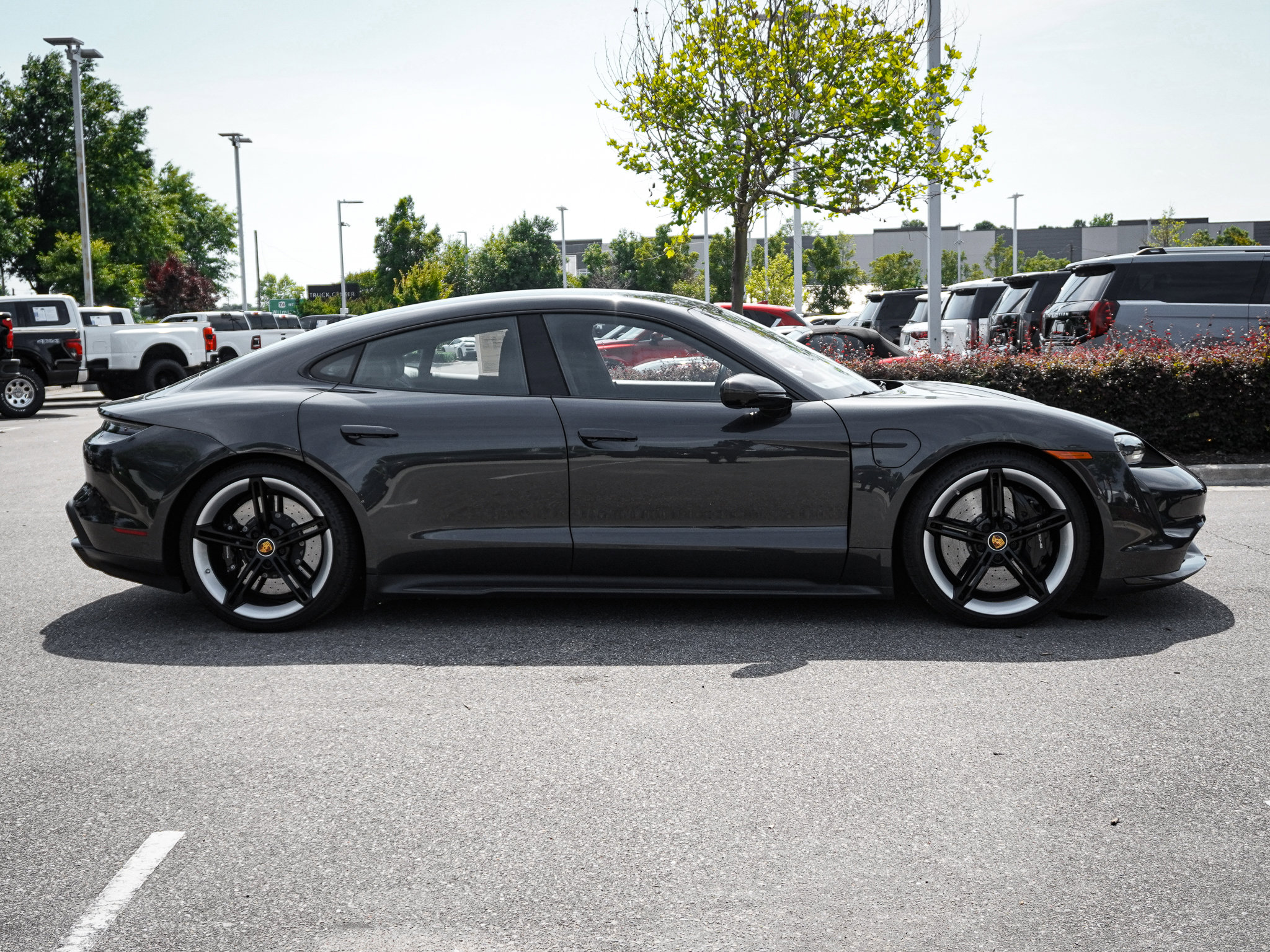 Used 2022 Porsche Taycan Turbo S AWD/4WD image 11