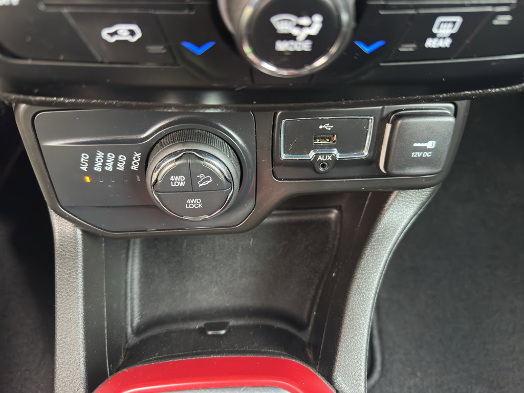 Used 2021 Jeep Renegade Trailhawk image 24