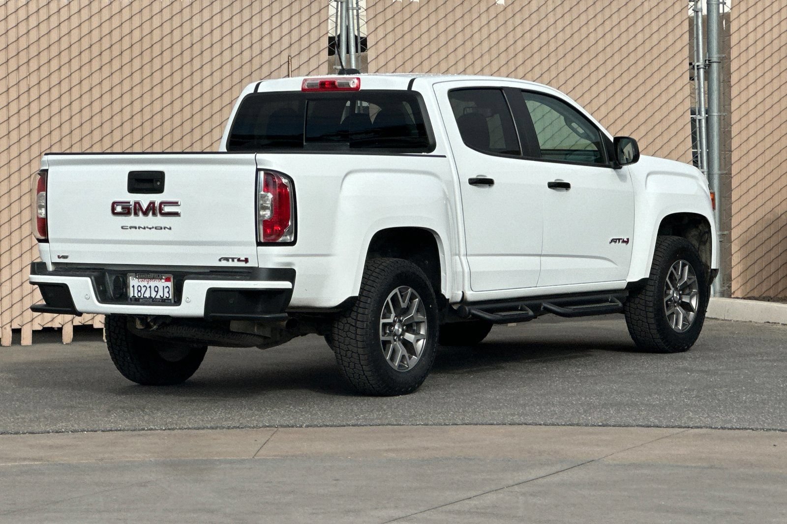 Used 2022 GMC Canyon AT4 w/ Driver Alert Package AWD/4WD image 4