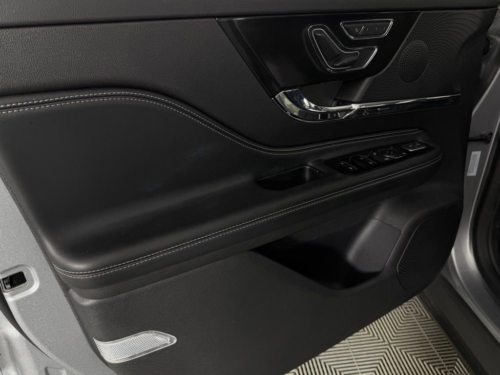 Used 2024 Lincoln Corsair Reserve w/ Equipment Group 201A image 24