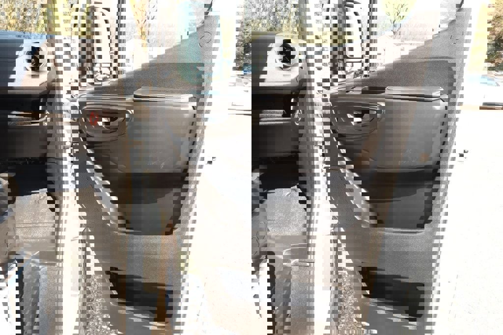 Used 2025 Mercedes-Benz Sprinter 2500 image 28