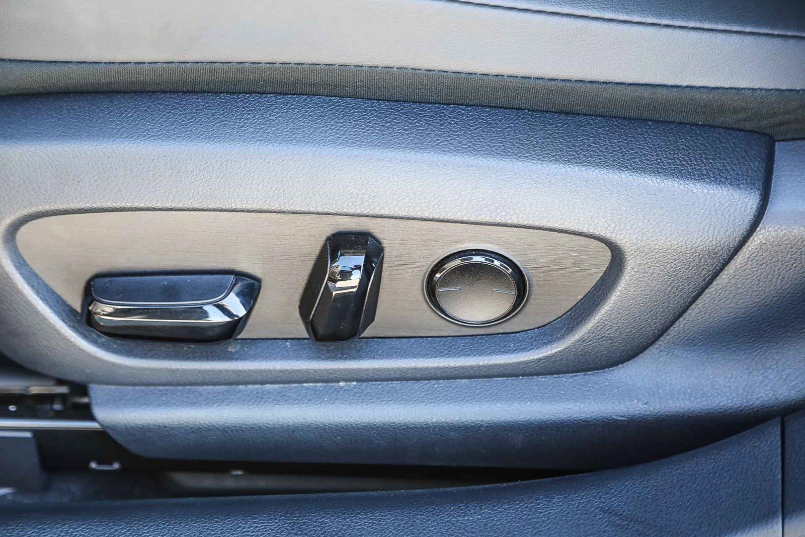 Used 2024 Lexus ES 300h w/ Premium Package image 19