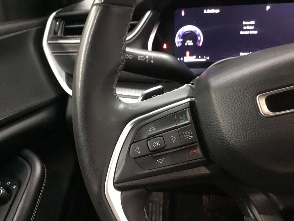 Used 2023 Jeep Grand Cherokee Altitude image 42