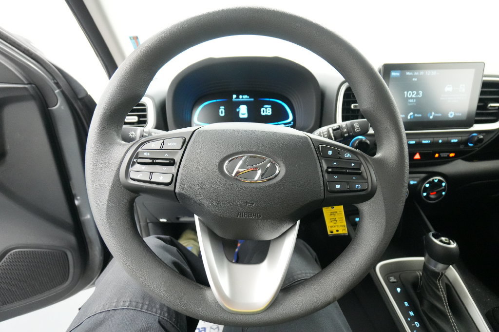 Used 2026 Hyundai Venue SE FWD image 33
