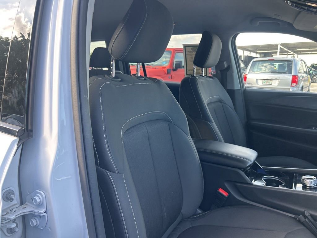 Certified 2023 Jeep Grand Cherokee L Laredo image 22